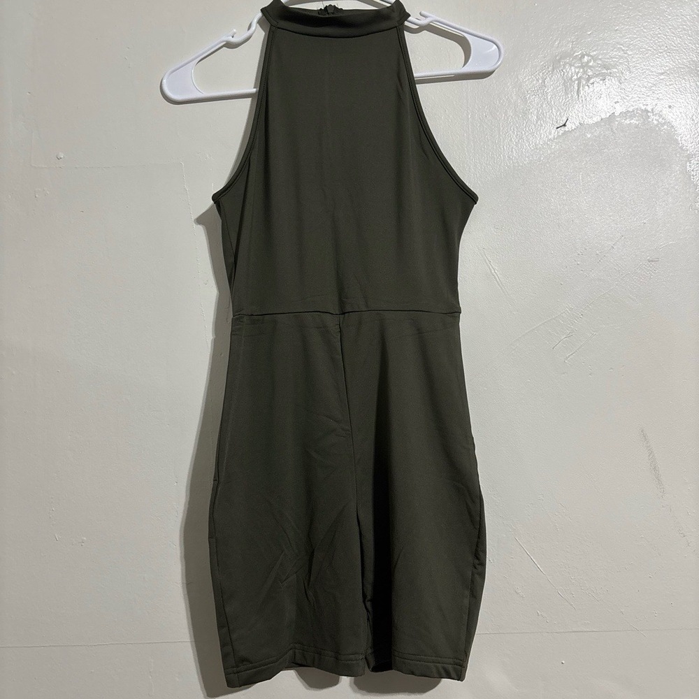 NWOT Womens Small Olive Green Halter Sleeveless Romper Stylish‎ & Trendy